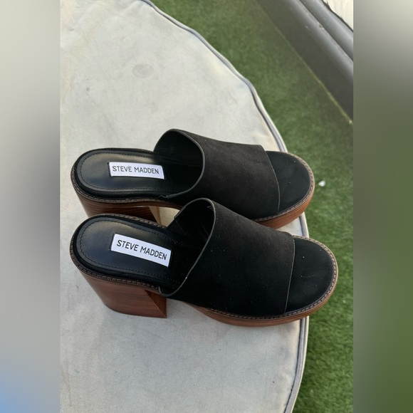 Steve Madden Platform Sandals. - Picture 2 of 3